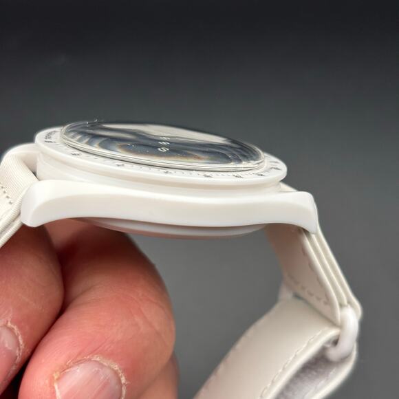 Swatch x Omega Mission to the Moon Phase 42mm Quartz Chronograph Moonphase NIBWT - Picture 13 of 17